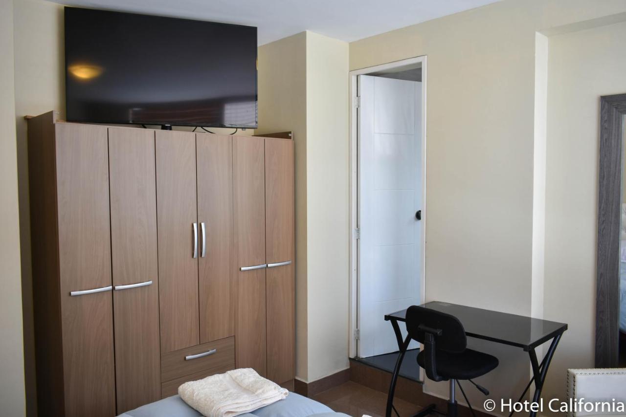 Hotel California Calca Room photo