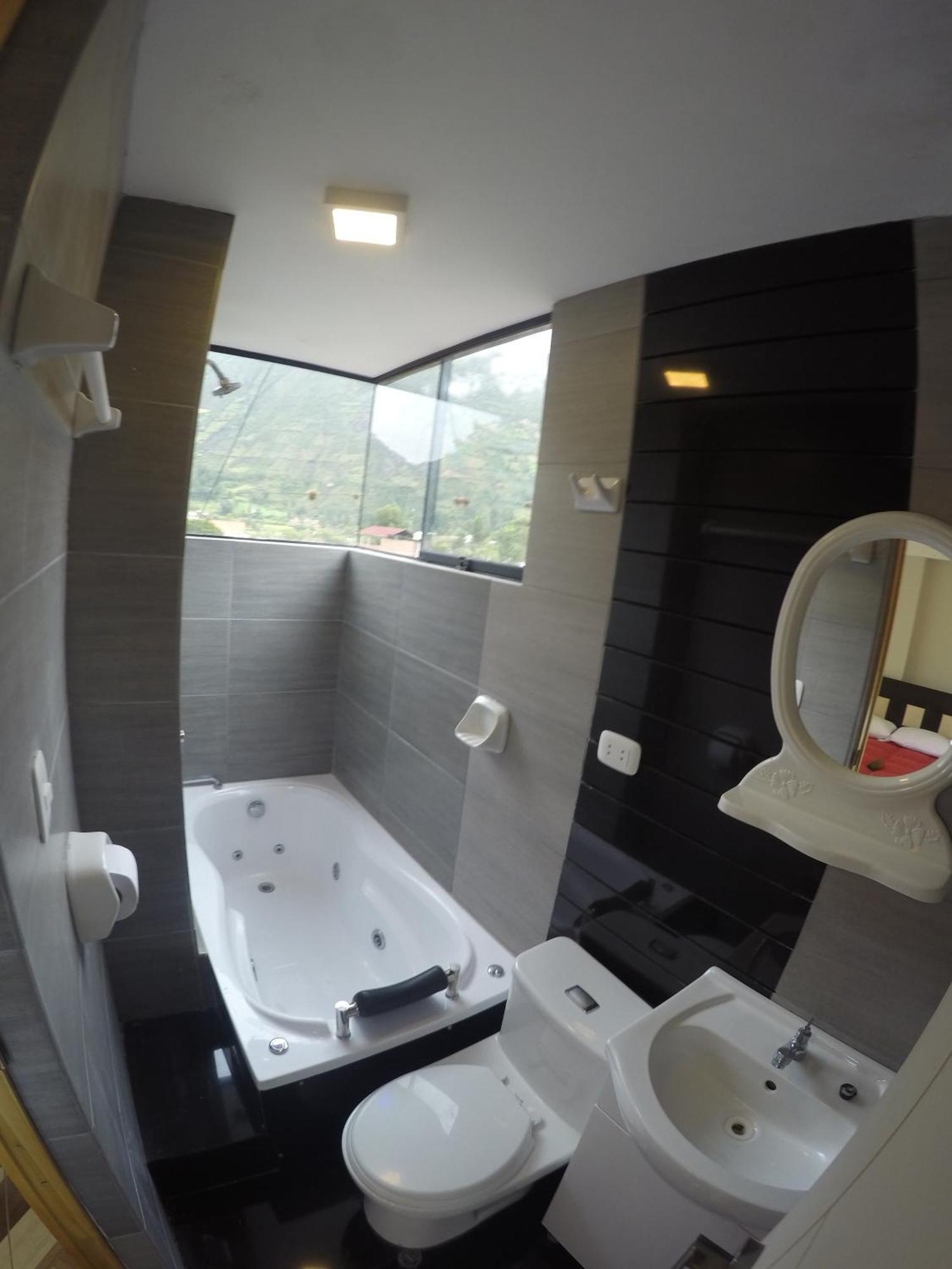 Hotel California Calca Room photo